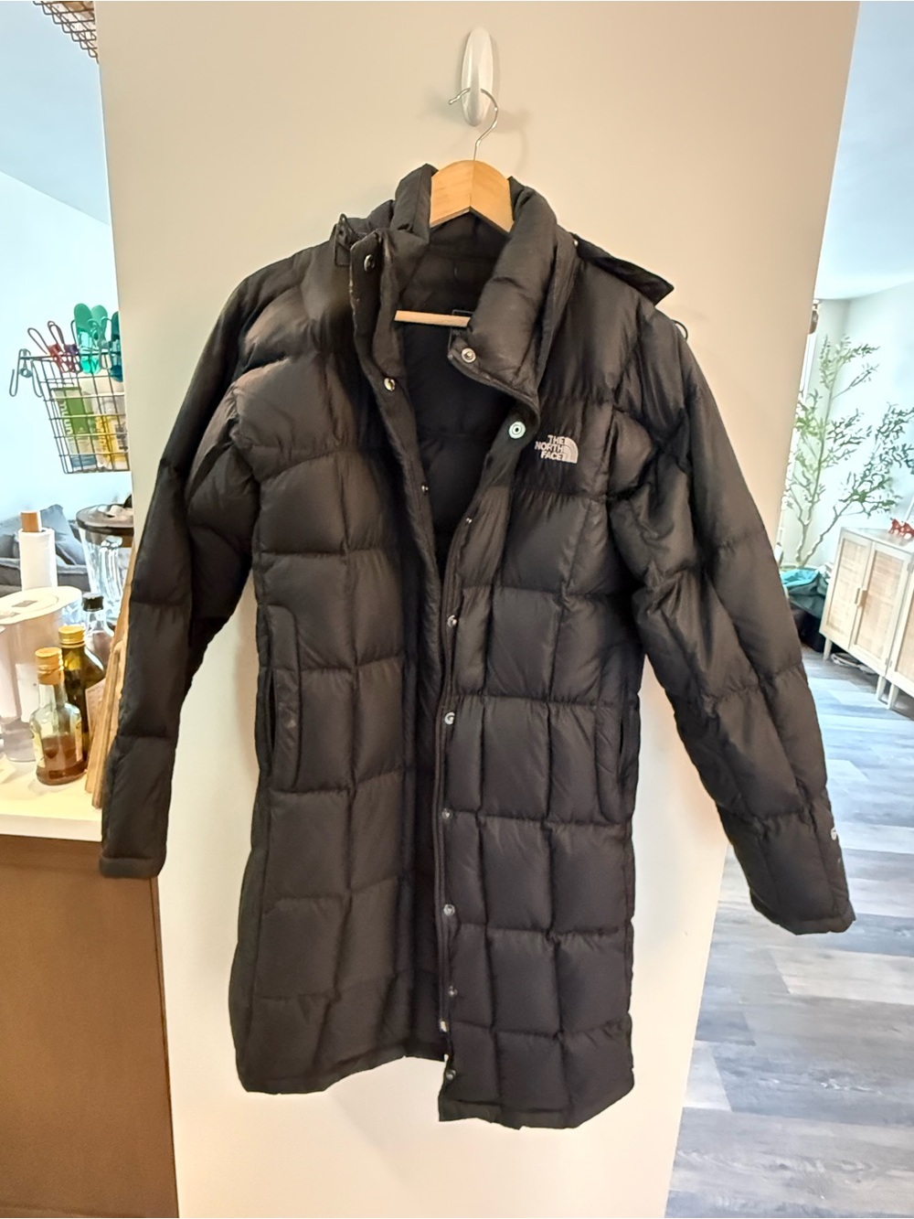 The North Face Women's Black Parka | 600 - Picture 3 of 11